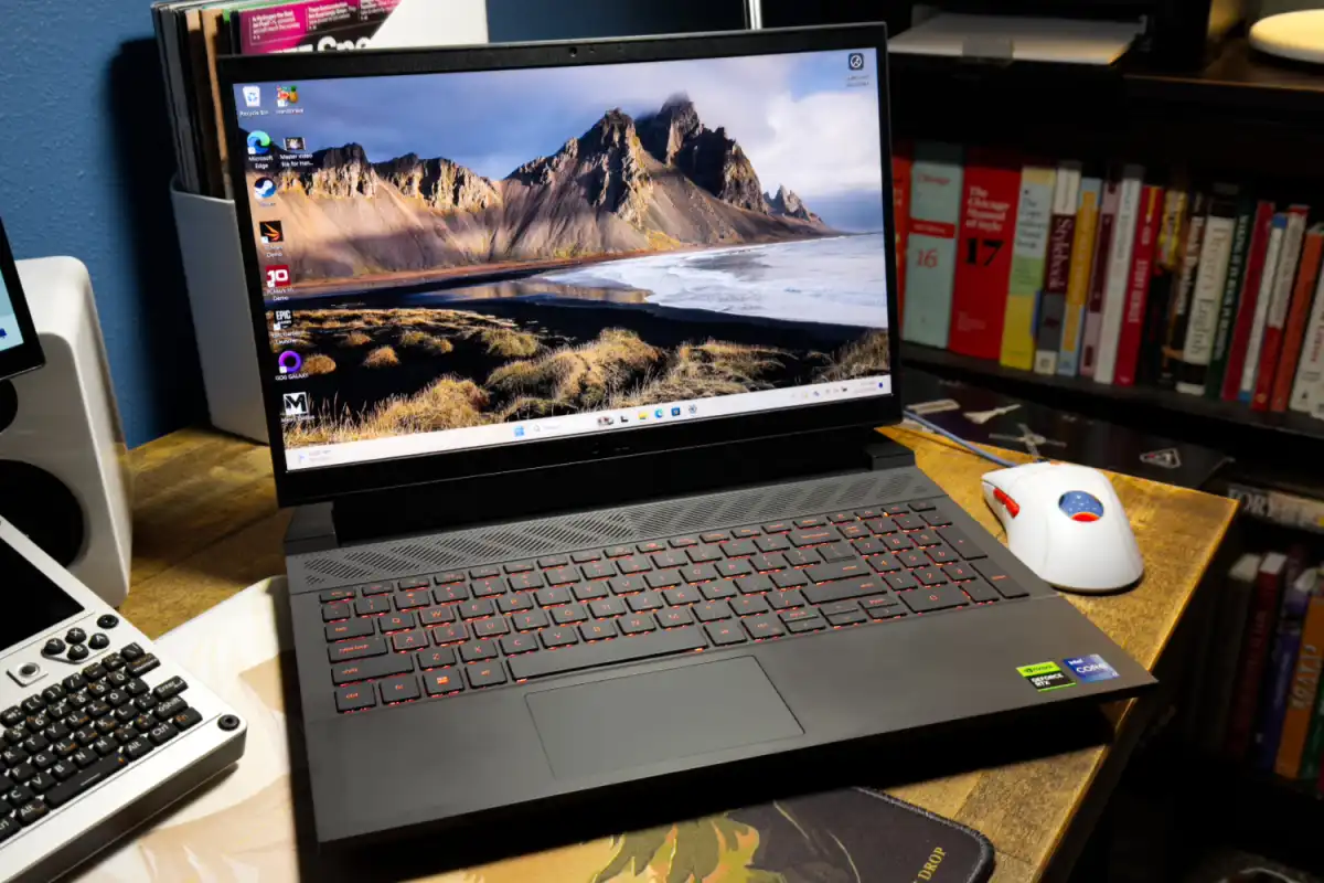 laptop Dell G15 5530 04