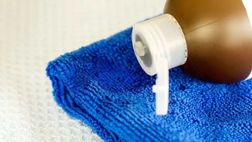 Hướng dẫn chi tiết cách vệ sinh laptop đúng cách bảo vệ thiết bị, kéo dài tuổi thọ sử dụng 7 10 buoc ve sinh laptop dung cach bao ve thiet bi keo dai tuoi tho su dung 6