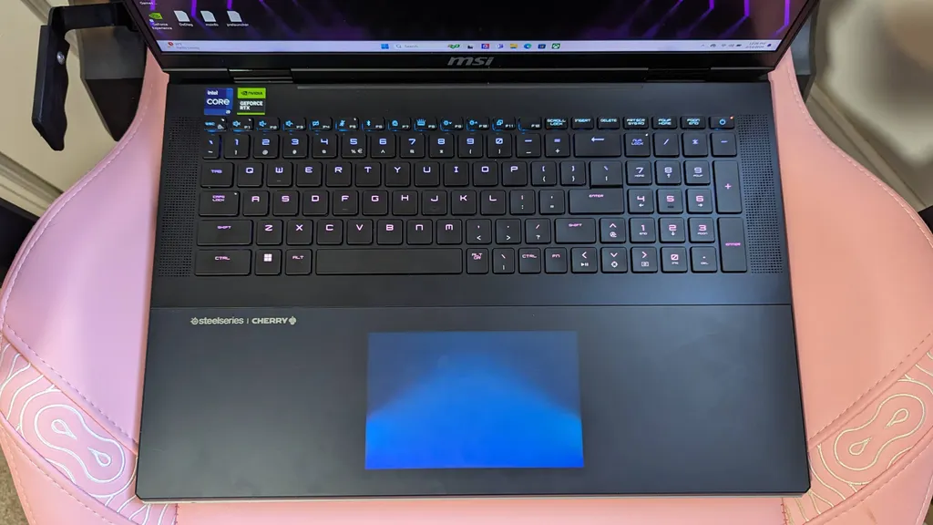 2. MSI Titan 18 HX 1