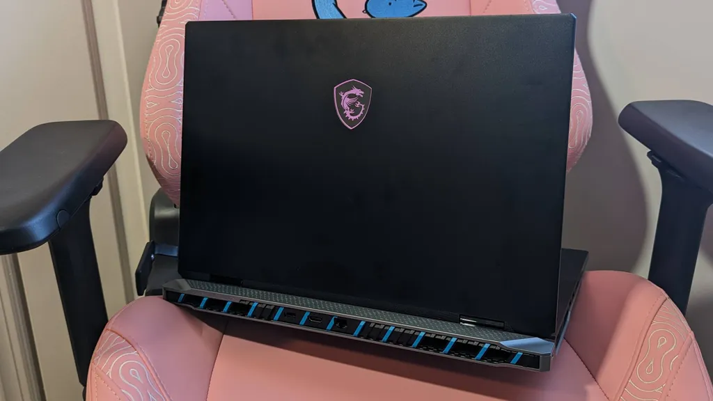 2. MSI Titan 18 HX 3