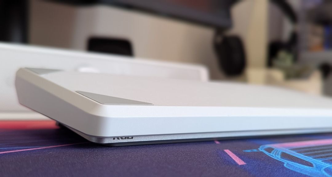 Asus ROG Falchion RX Low Profile 5 e1737549464268