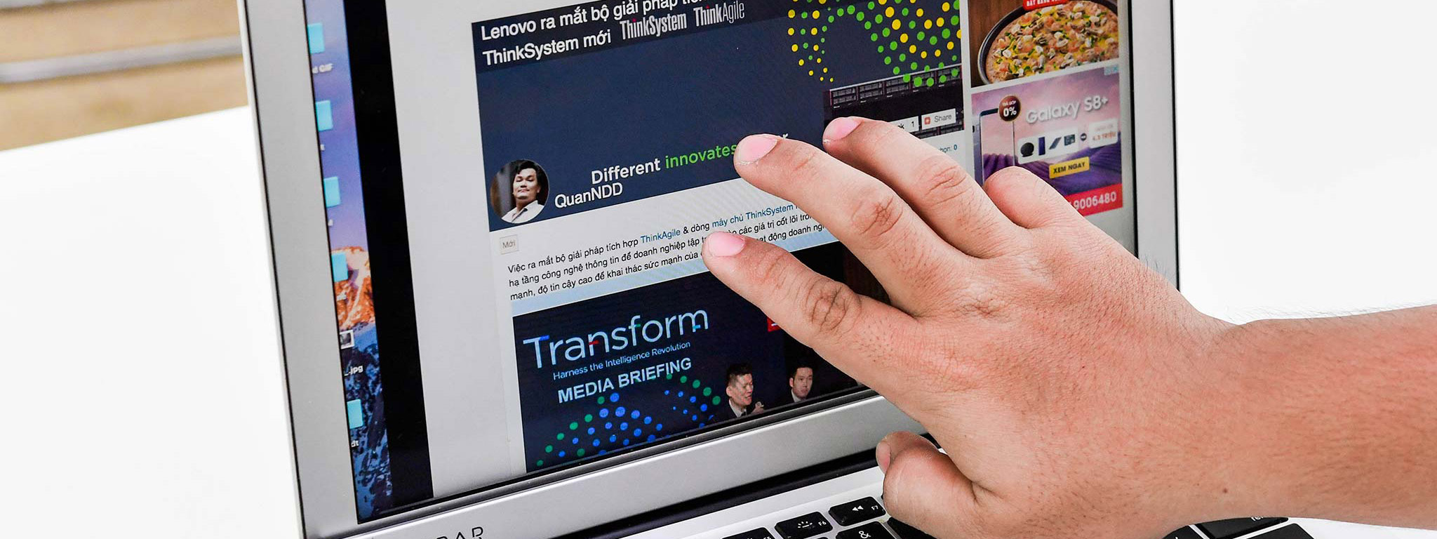 Khong cham tay vao man hinh