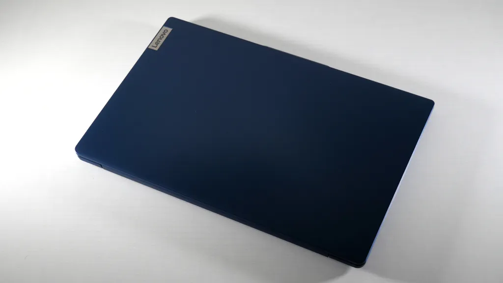 Đánh giá Lenovo IdeaPad Slim 3i 15IRU9: Ngân sách hạn chế không phải vấn đề, nhưng điều này sẽ là điểm trừ khó bỏ qua! 16 Lenovo IdeaPad Slim 3i 7