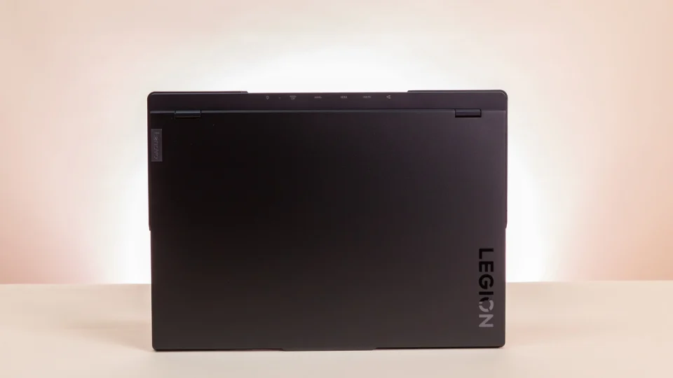 Lenovo Legion Pro 7i Gen 9 - Cỗ máy gaming đỉnh cao với hiệu năng vượt trội 13 Lenovo Legion Pro 7i Gen 9 2 1