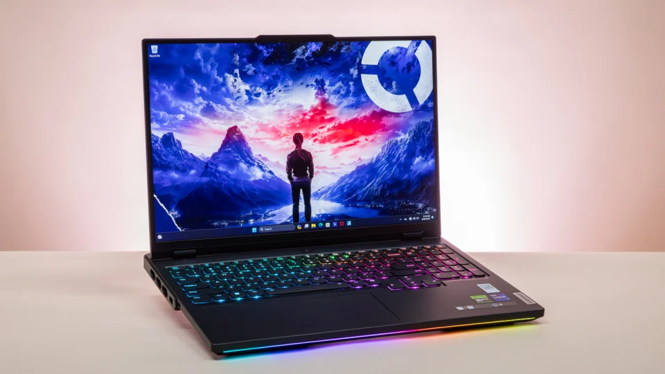 Lenovo Legion Pro 7i Gen 9 - Cỗ máy gaming đỉnh cao với hiệu năng vượt trội 15 Lenovo Legion Pro 7i Gen 9 3 1