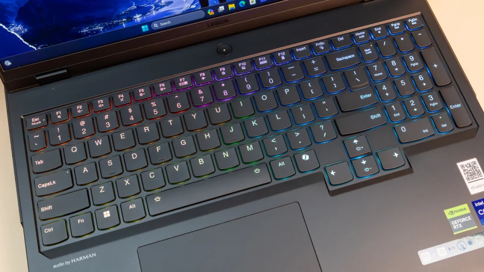 Lenovo Legion Pro 7i Gen 9 - Cỗ máy gaming đỉnh cao với hiệu năng vượt trội 14 Lenovo Legion Pro 7i Gen 9 4 1