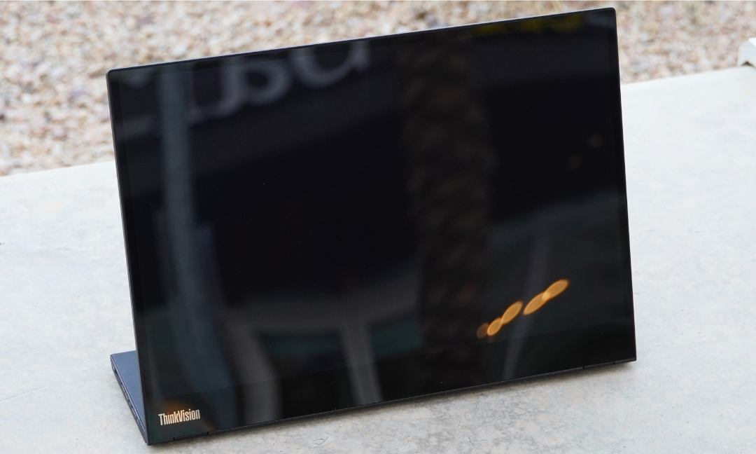 Lenovo ThinkVision M14t 7 e1736250875254