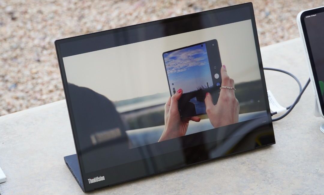 Lenovo ThinkVision M14t 7 e1736251694193