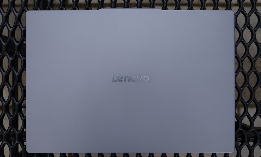 Đánh giá Lenovo Yoga Slim 7i Aura Edition: laptop đỉnh cao cho phong cách và hiệu năng 24 Lenovo Yoga Slim 7i Aura Edition 3 e1737433675370