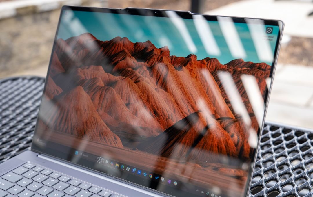 Đánh giá Lenovo Yoga Slim 7i Aura Edition: laptop đỉnh cao cho phong cách và hiệu năng 29 Lenovo Yoga Slim 7i Aura Edition 9 e1737435397601