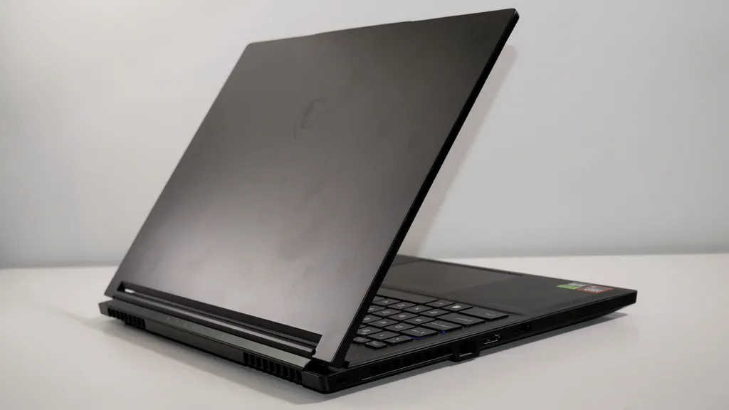 MSI Stealth A16 AI 10