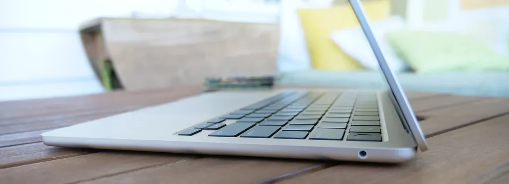 Top 10 laptop tốt đáng mua nhất năm 2025: lựa chọn hàng đầu cho mọi nhu cầu! 108 MacBook Air M3 2 e1736071485450