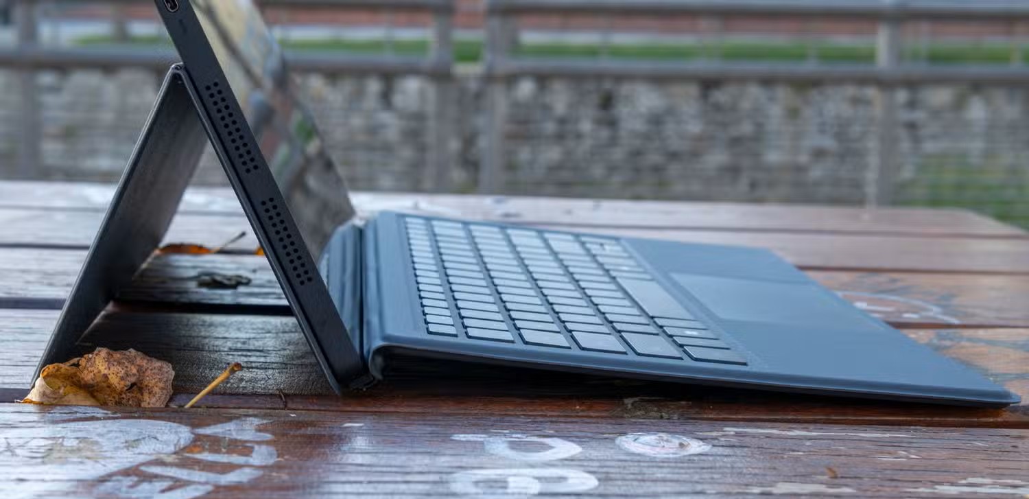 Đánh giá Minisforum V3: đối thủ tiềm năng của Surface Pro nhưng liệu đã đủ sức nặng? 33 Minisforum V3 13