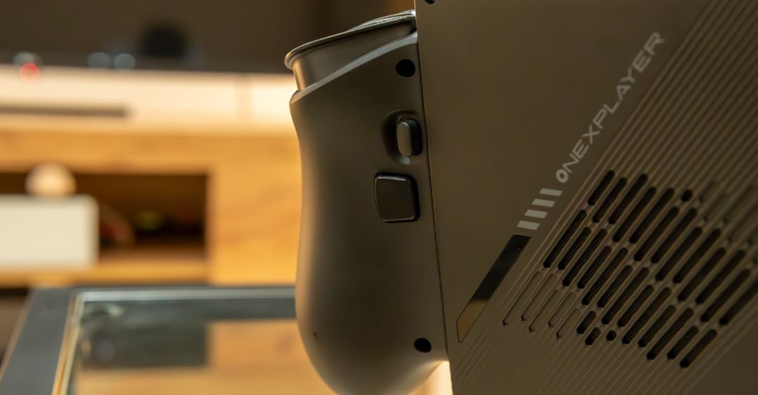 ONEXPLAYER X1 Mini 11 e1736496874972