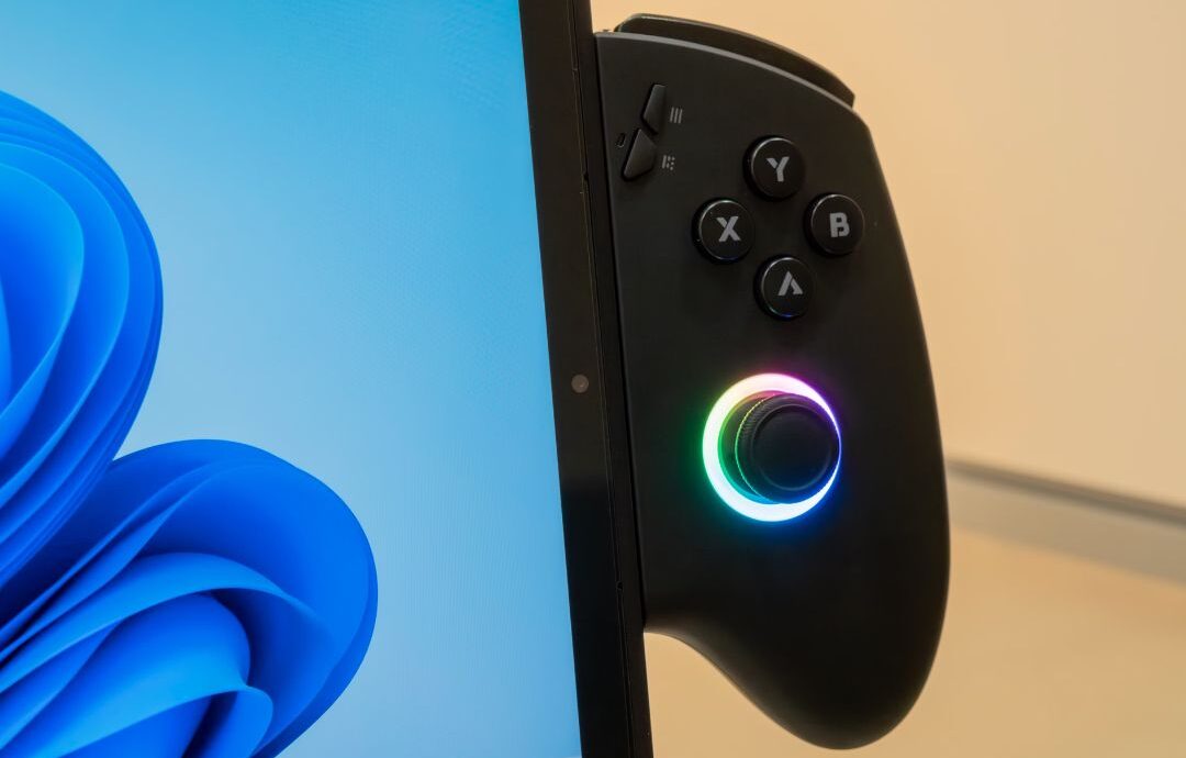 ONEXPLAYER X1 Mini 7 e1736496794314