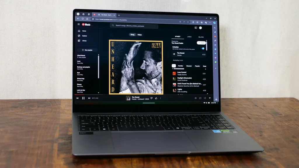 Samsung Galaxy Book 4 Ultra 8