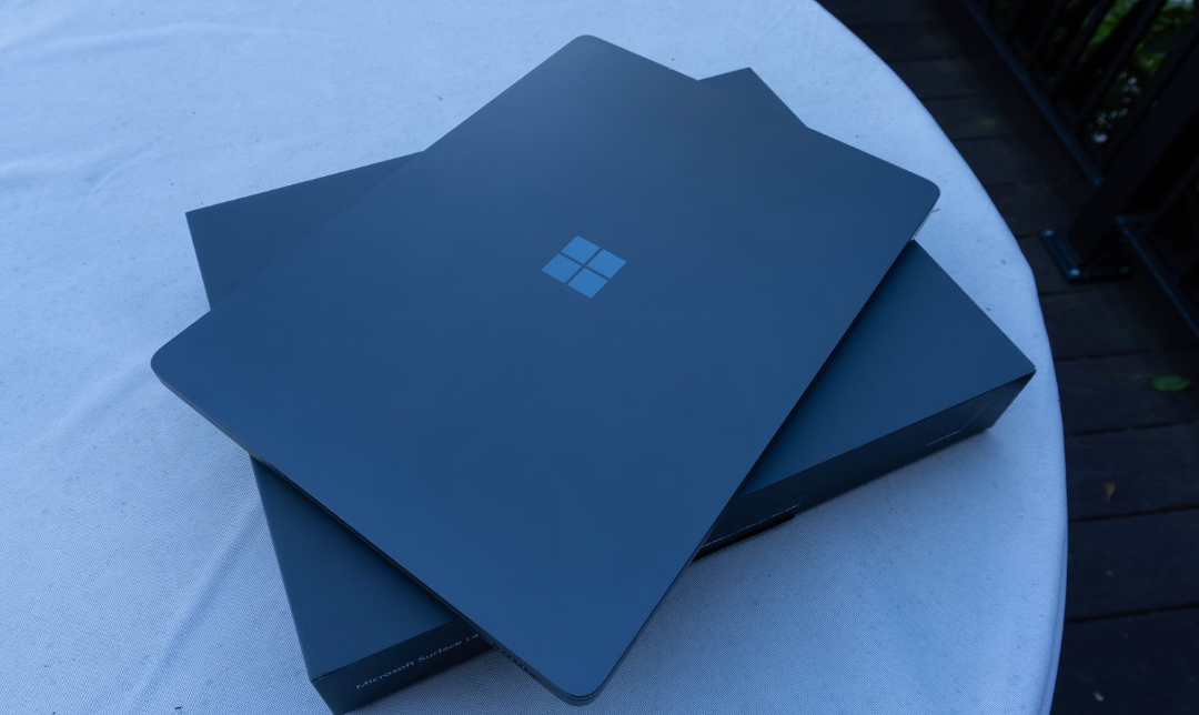 Đánh giá laptop Surface Laptop 7 15 - Hiệu năng vượt trội, không cần đợi Windows trên Arm! 29 Surface Laptop 7 4 e1736662337257