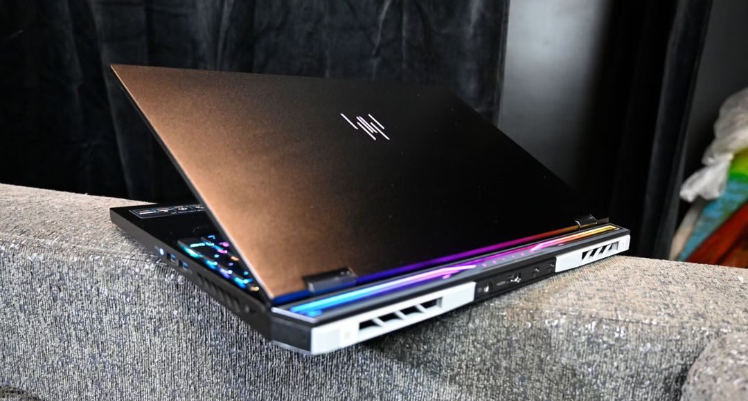 3 lý do bạn không nên mua laptop gaming vào năm 2025 – Quyết định sáng suốt hay sai lầm? 3 3 ly do ban khong nen mua laptop gaming vao nam 2025 – Quyet dinh sang suot hay sai lam 2 e1738667306312