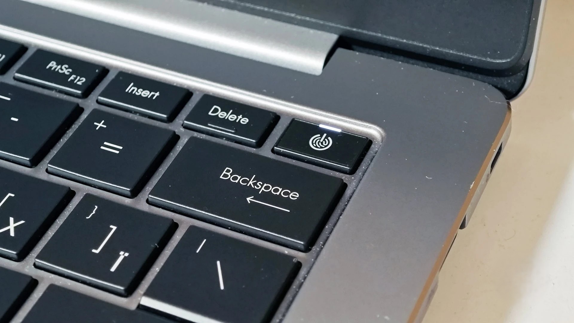 ASUS ExpertBook P5 5