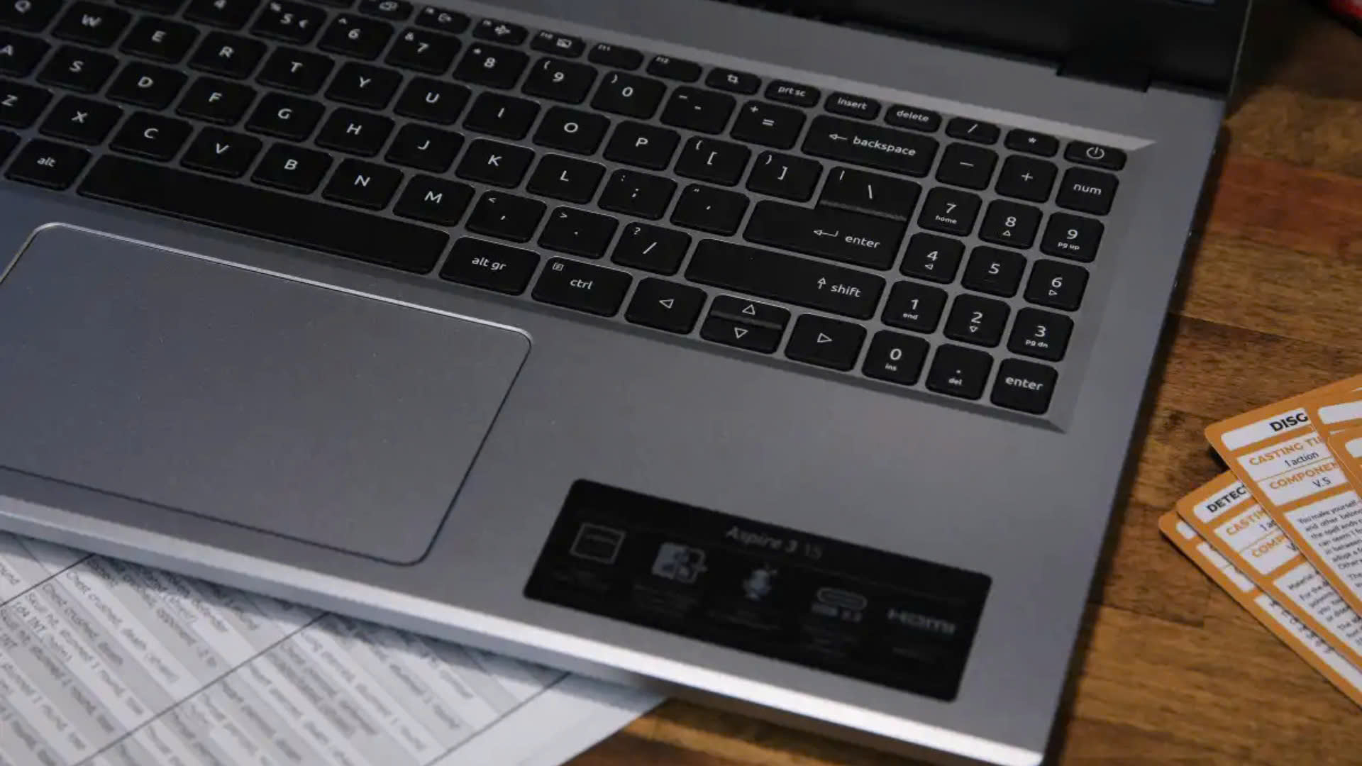 Đánh giá Acer Aspire 3: Một chiếc laptop giá rẻ hay chỉ là một sản phẩm rẻ tiền? 12 Acer Aspire 3 3