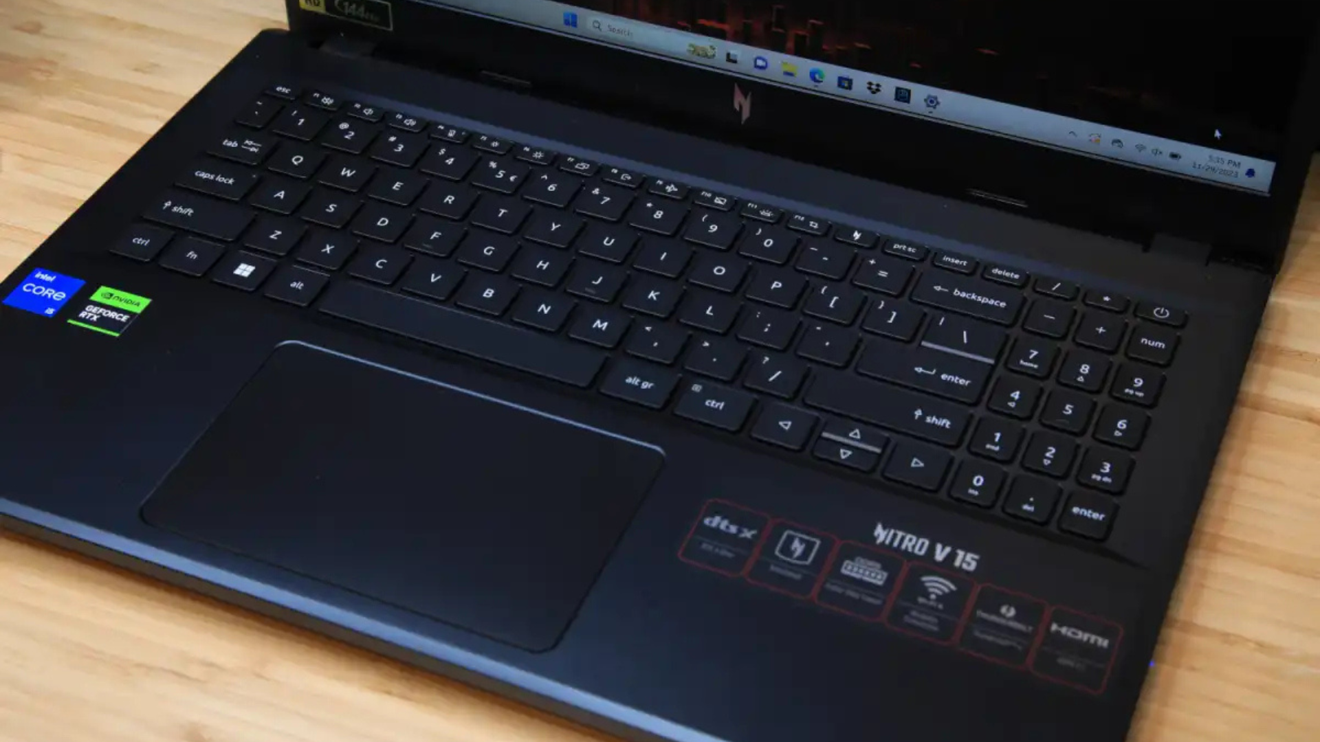 Đánh giá Acer Nitro V 15: Một chiếc laptop gaming siêu giá rẻ 13 Acer Nitro V 15 3