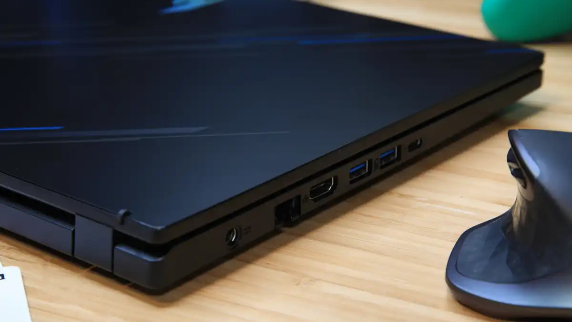 Đánh giá Acer Nitro V 15: Một chiếc laptop gaming siêu giá rẻ 15 Acer Nitro V 15 4