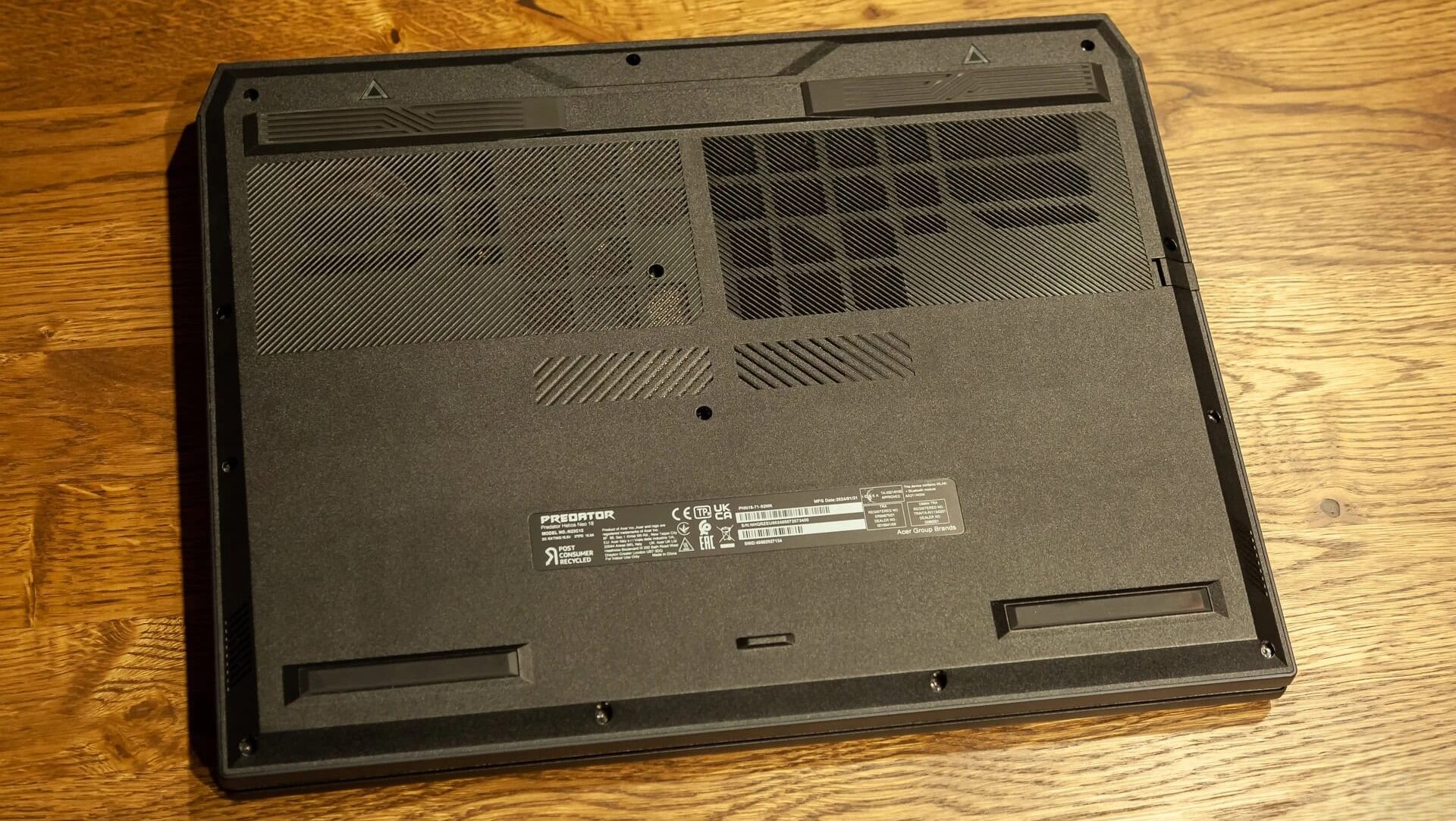 Khám phá Acer Predator Helios Neo 18: Cỗ máy gaming đỉnh cao với màn hình mini-LED tuyệt đẹp 52 Acer Predator Helios Neo 18 22 e1740214140552