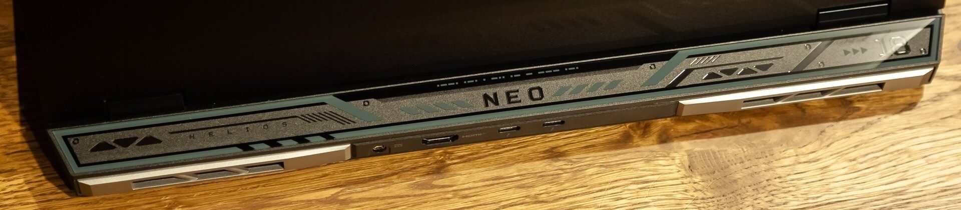 Khám phá Acer Predator Helios Neo 18: Cỗ máy gaming đỉnh cao với màn hình mini-LED tuyệt đẹp 51 Acer Predator Helios Neo 18 24 e1740214016241