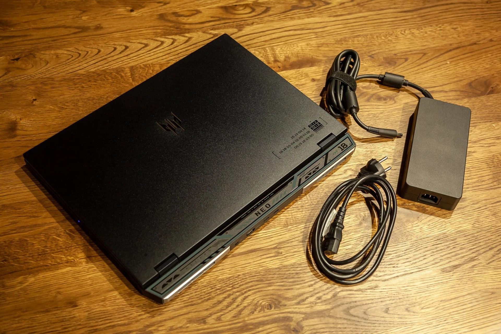 Khám phá Acer Predator Helios Neo 18: Cỗ máy gaming đỉnh cao với màn hình mini-LED tuyệt đẹp 42 Acer Predator Helios Neo 18 31