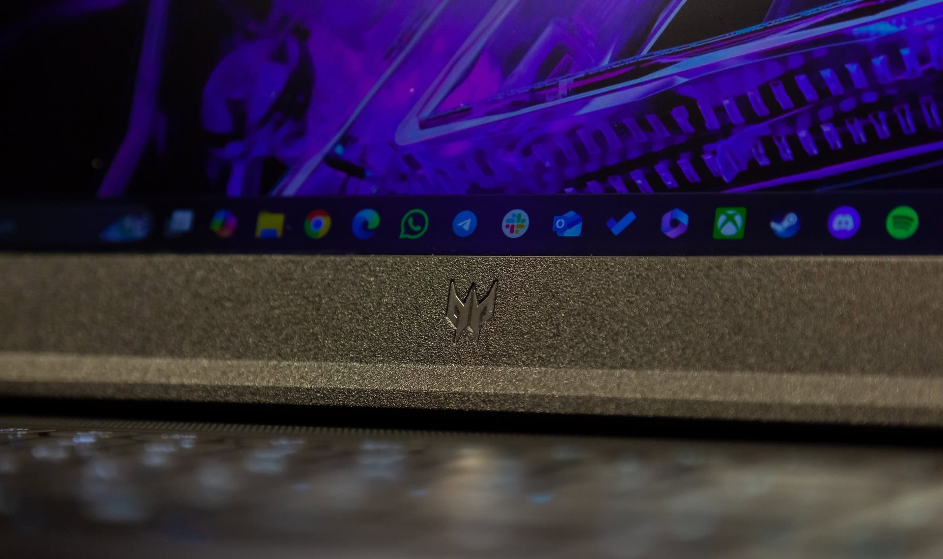 Khám phá Acer Predator Helios Neo 18: Cỗ máy gaming đỉnh cao với màn hình mini-LED tuyệt đẹp 67 Acer Predator Helios Neo 18 6