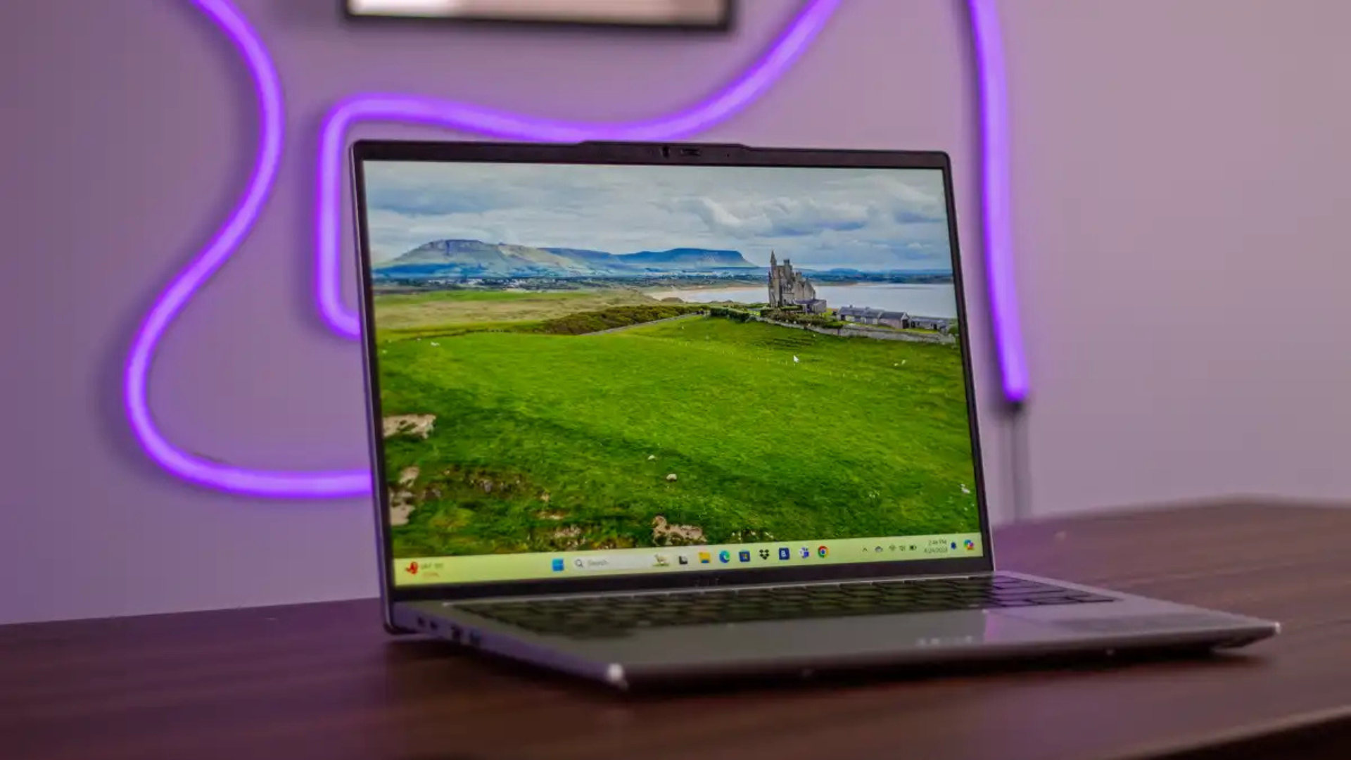 Đánh giá Acer Swift Go 14: Laptop bền bỉ cho người hay di chuyển 14 Acer Swift Go 14 2