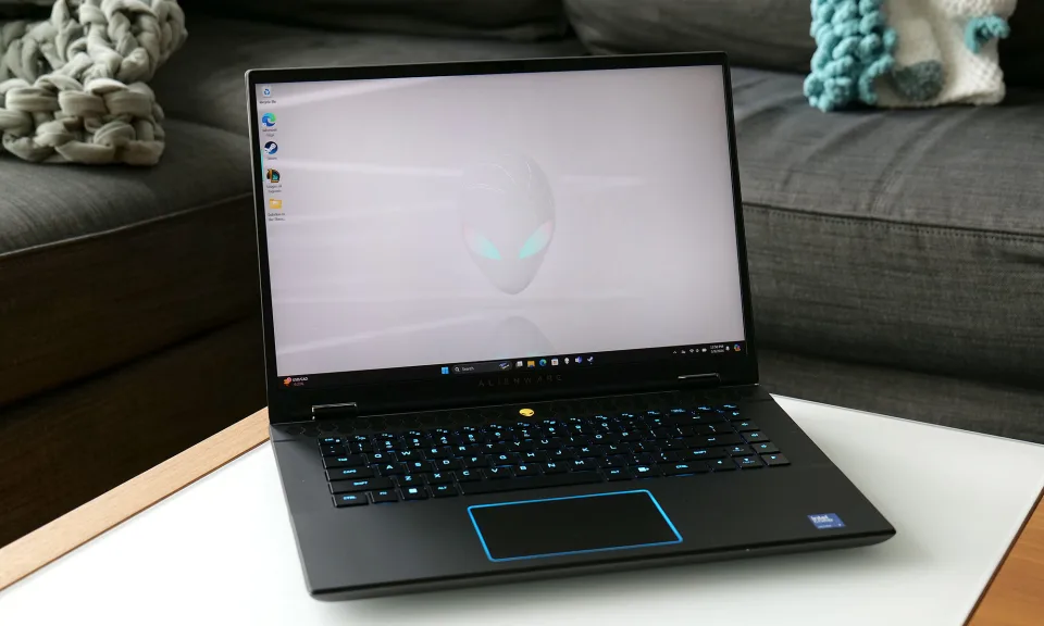 Alienware M16 R2 1