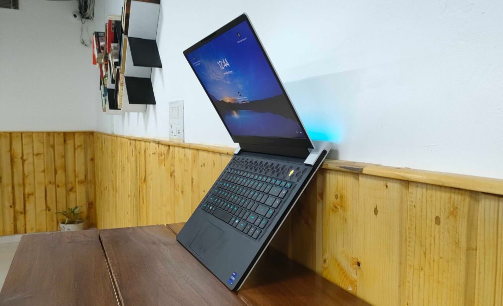 Alienware X15 R2 – Bước nhảy vọt trong thiết kế và hiệu năng gaming! 14 Alienware X15 R2 6 e1740742737626