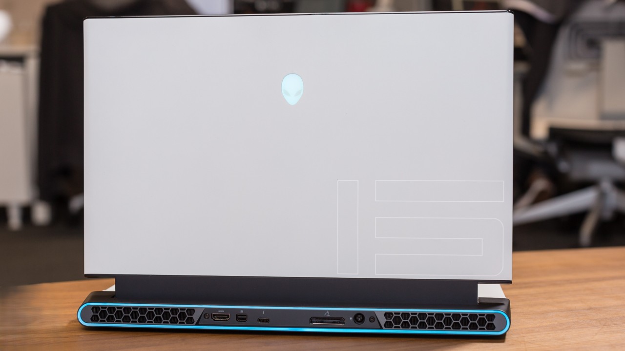 Alienware m15 R2 (2019, OLED) - Sự kết hợp hoàn hảo giữa thiết kế và hiệu suất 31 Alienware m15 R2 12