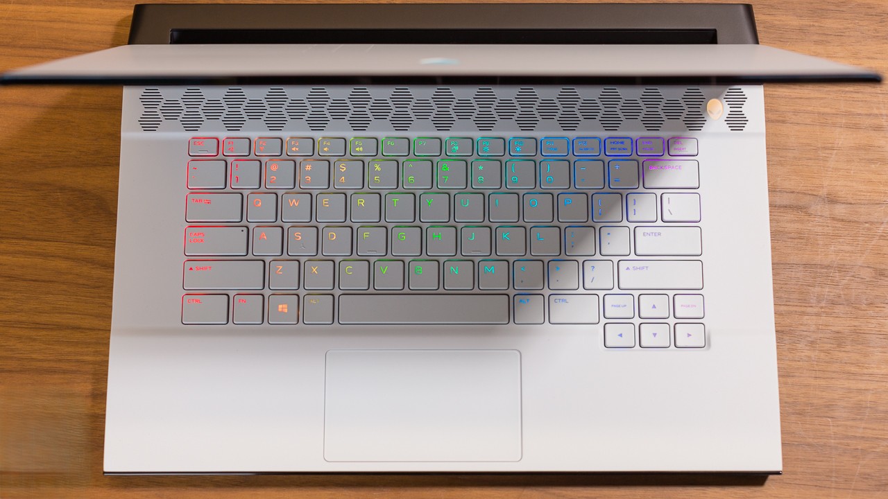 Alienware m15 R2 (2019, OLED) - Sự kết hợp hoàn hảo giữa thiết kế và hiệu suất 28 Alienware m15 R2 15