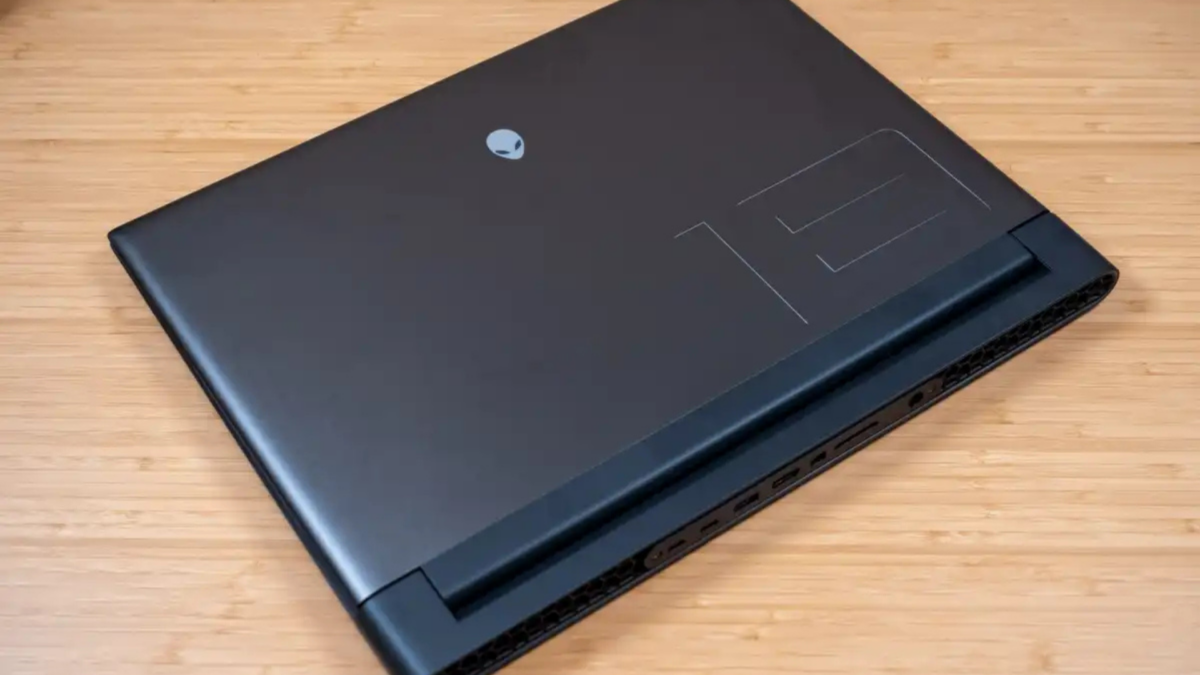 Đánh giá Alienware m18 R2: Cỗ máy chơi game mạnh mẽ với tốc độ vượt ...