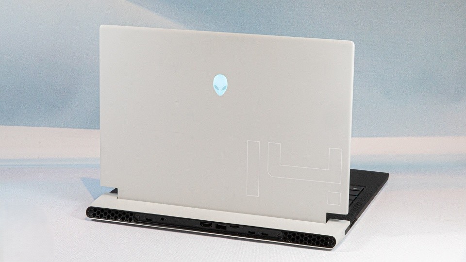 Trải nghiệm thực tế Alienware x14 - Gaming mượt mà, thiết kế sang trọng 16 Alienware x14 2