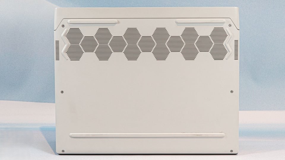 Trải nghiệm thực tế Alienware x14 - Gaming mượt mà, thiết kế sang trọng 22 Alienware x14 8