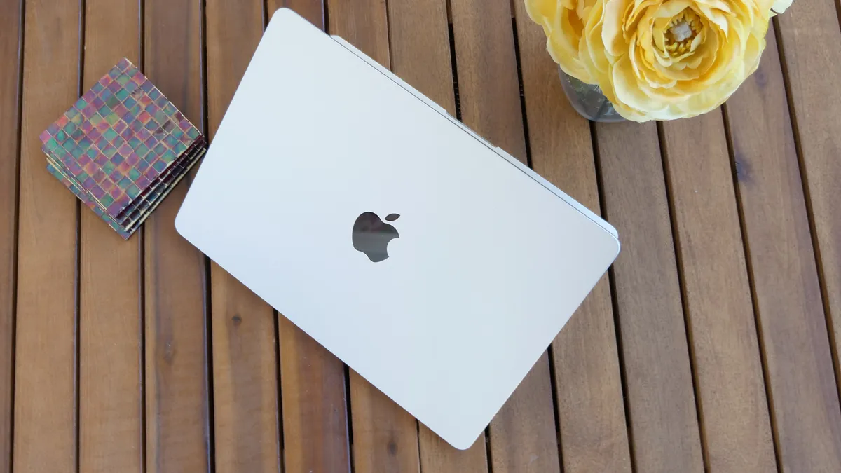 Top laptop workstation đáng mua nhất 2025 - Lựa chọn hoàn hảo cho dân kỹ thuật, đồ họa và AI 32 Apple MacBook Air 13 M3 2024 1