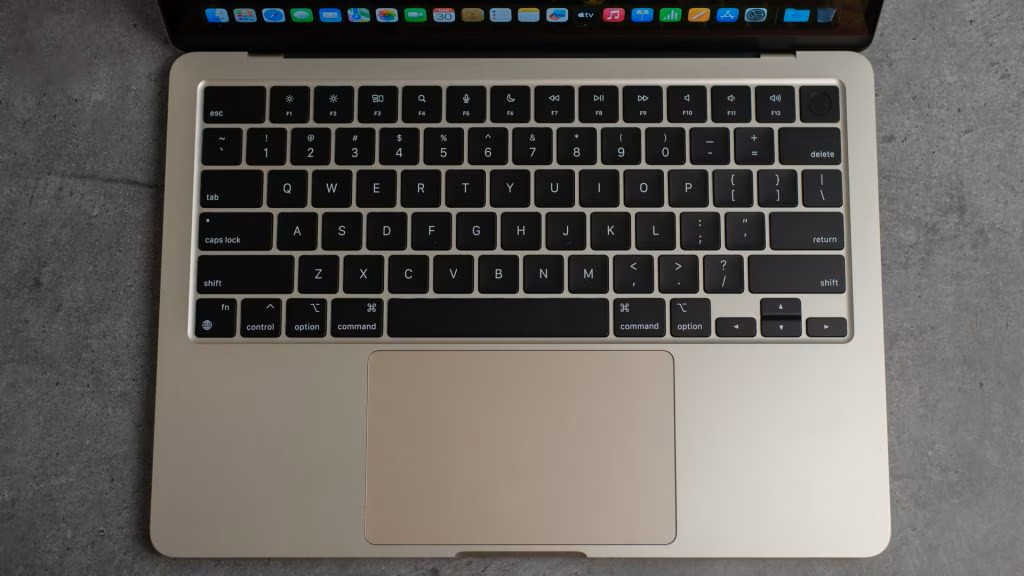 Apple MacBook Air M3 13-inch: Sự kết hợp hoàn hảo giữa hiệu suất và thiết kế 23 Apple MacBook Air M3 13 inch 10