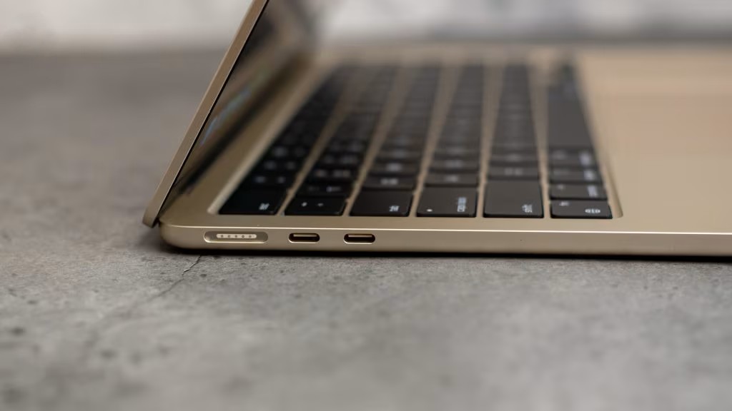 Apple MacBook Air M3 13-inch: Sự kết hợp hoàn hảo giữa hiệu suất và thiết kế 20 Apple MacBook Air M3 13 inch 13