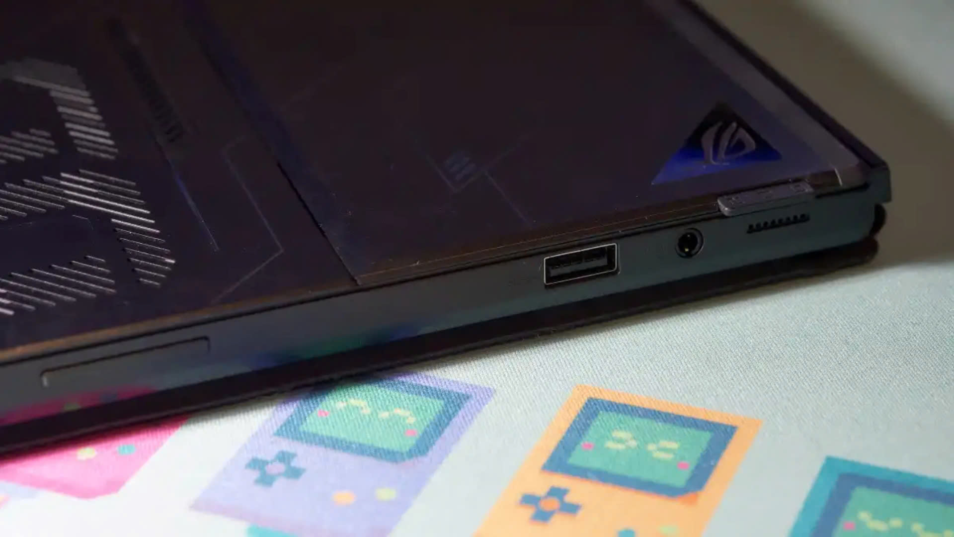 Đánh giá Asus ROG Flow Z13 (2023): Quái vật gaming di động hay thiết kế kỳ quặc? 13 Asus ROG Flow Z13 2023 1