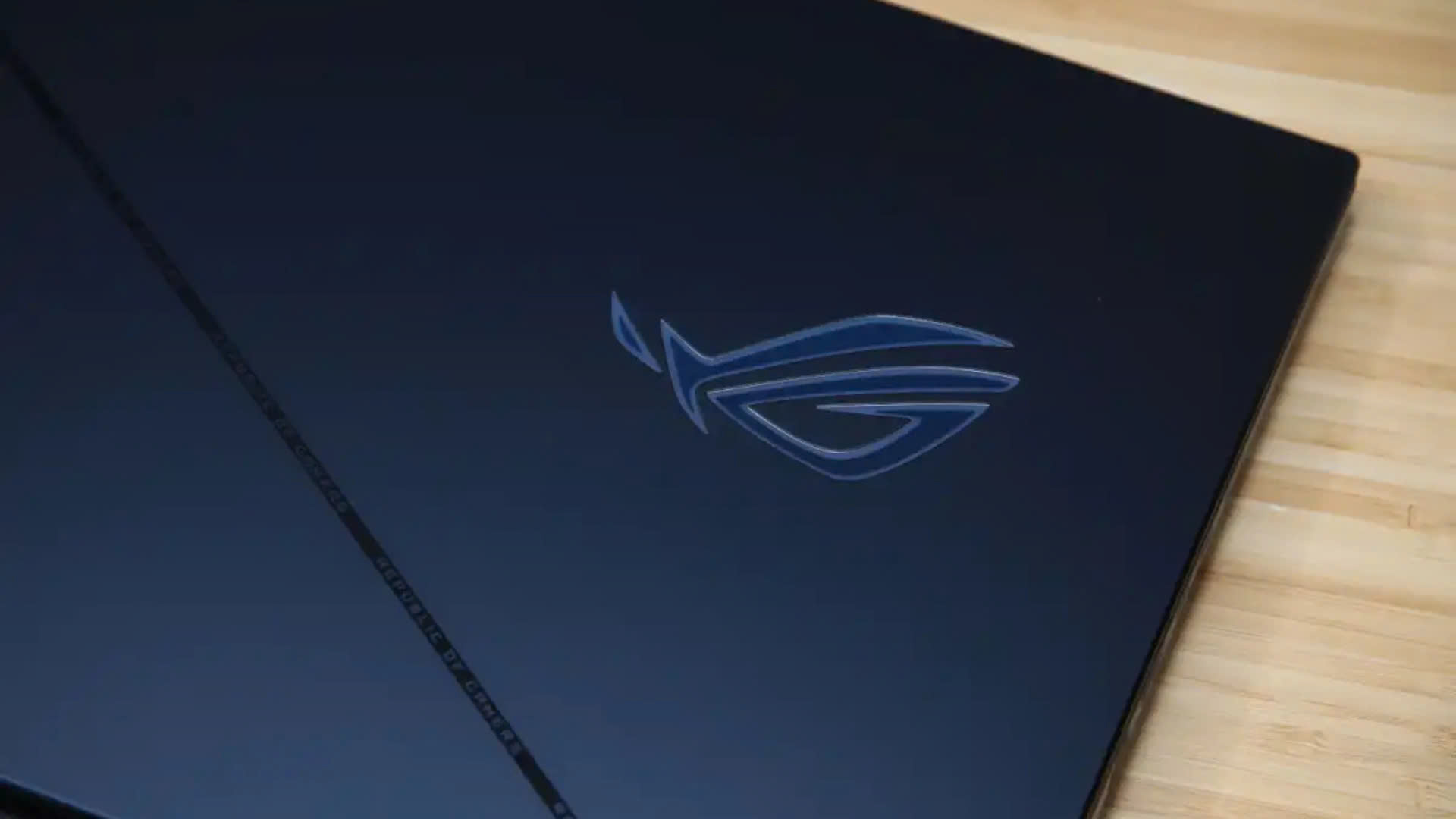 Đánh giá Asus ROG Strix Scar 18 (2024): Sức mạnh laptop thuần túy, không bị kiềm chế 14 Asus ROG Strix Scar 18 2024 3