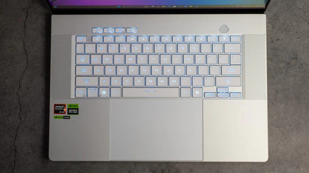 Đánh giá Asus ROG Zephyrus G16 2024 - Thiết kế tinh tế, hiệu suất vượt trội và khả năng chơi game không thể chối từ 24 Asus ROG Zephyrus G16 11