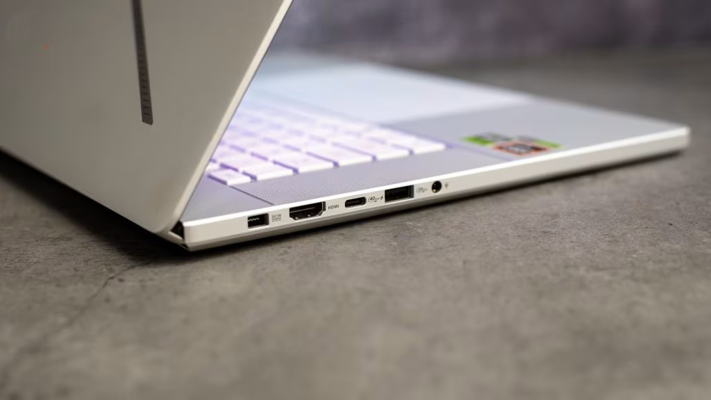 Đánh giá Asus ROG Zephyrus G16 2024 - Thiết kế tinh tế, hiệu suất vượt trội và khả năng chơi game không thể chối từ 20 Asus ROG Zephyrus G16 15