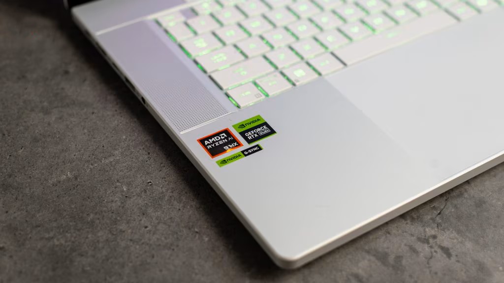 Đánh giá Asus ROG Zephyrus G16 2024 - Thiết kế tinh tế, hiệu suất vượt trội và khả năng chơi game không thể chối từ 27 Asus ROG Zephyrus G16 8