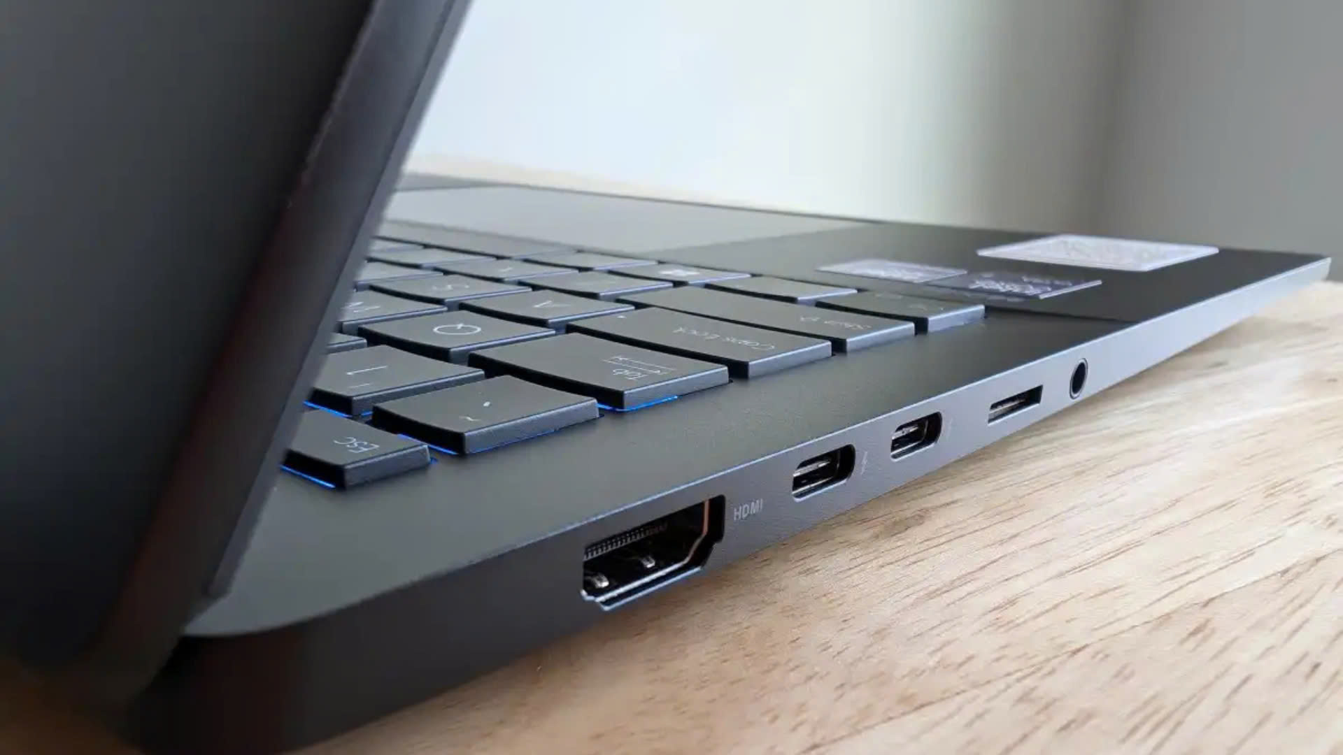 Đánh Giá Asus Vivobook S 14: Thời gian sử dụng Pin 20 giờ với hiệu suất tốt 14 Asus Vivobook S 14