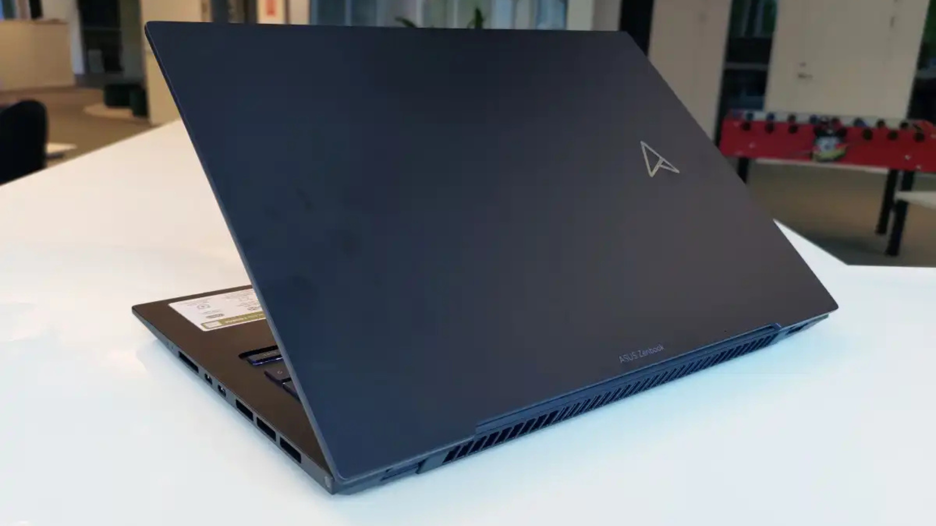 Đánh giá Asus Zenbook 14 Pro OLED: Hiệu suất mạnh mẽ trong một gói nhỏ 8 Asus Zenbook 14 Pro OLED 3