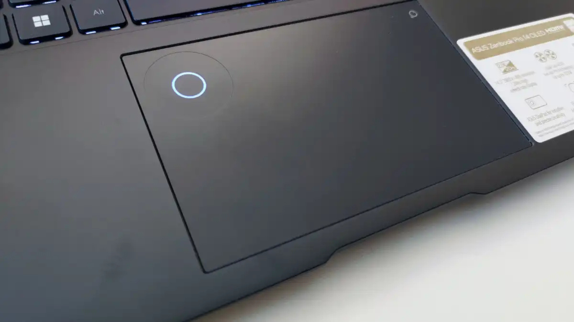 Đánh giá Asus Zenbook 14 Pro OLED: Hiệu suất mạnh mẽ trong một gói nhỏ 9 Asus Zenbook 14 Pro OLED 4