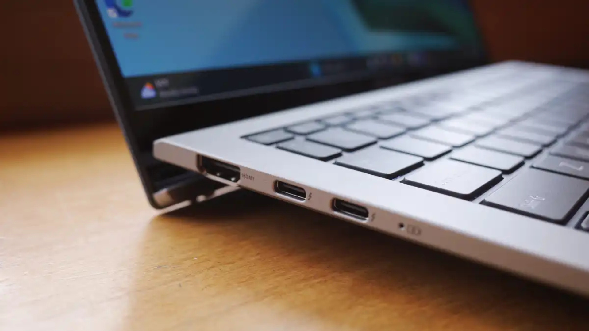Đánh giá Asus Zenbook S 13 OLED: Màn hình tuyệt vời! 13 Asus Zenbook S 13 OLED 2